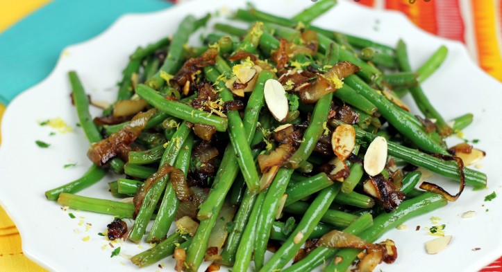 Pan-Roasted Green Beans with Caramelized Onions